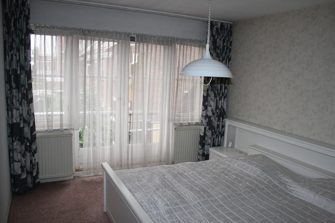 verkoopstyling_gedateerde_slaapkamer_voor